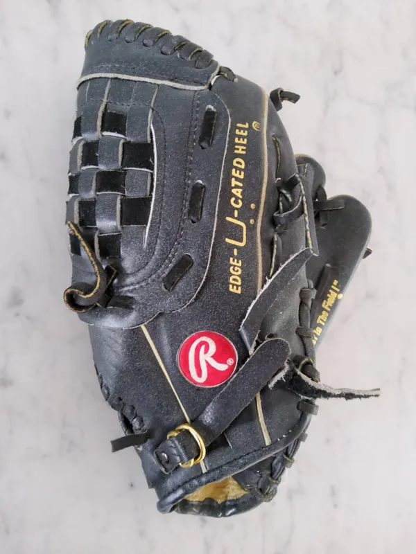 Rawlings RBG70B Baseball Glove with U-Cated Heel from auction in Covington, Louisiana