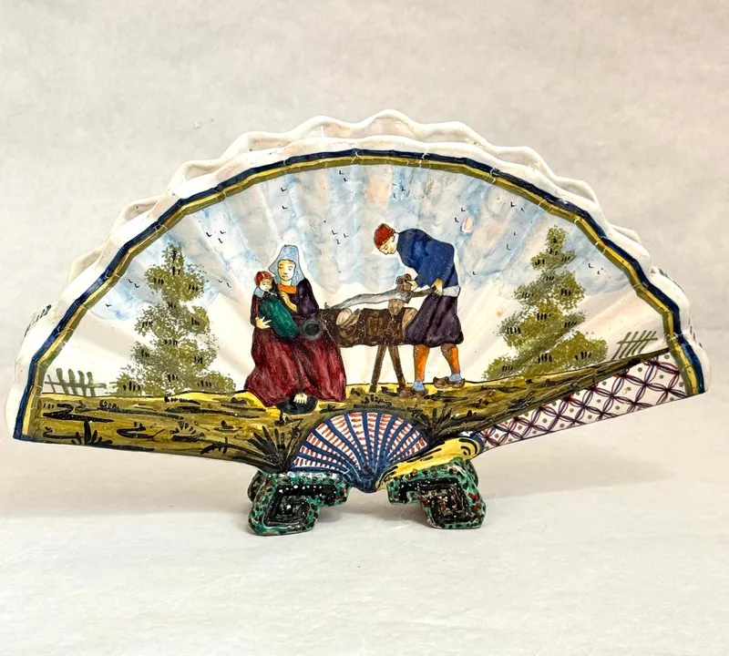 HB only Fan Vase from auction in Flower Mound, Texas