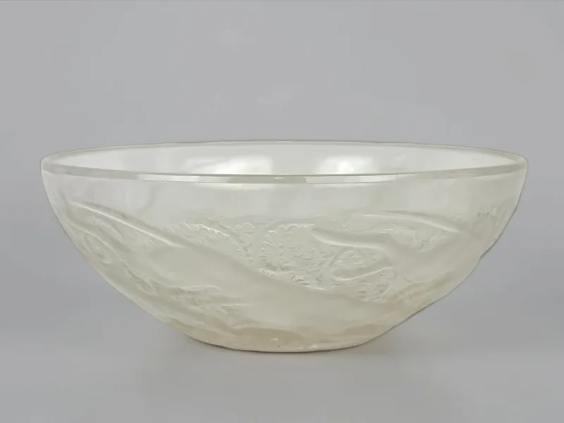 R. Lalique "Chiens" Glass Bowl from auction in Saint Paul, Minnesota