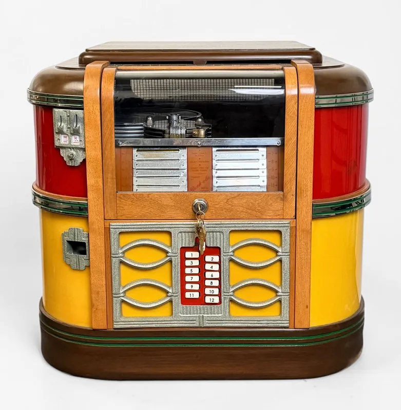 Rock-Ola Model CM39 Tabletop Jukebox from auction in Saint Paul, Minnesota