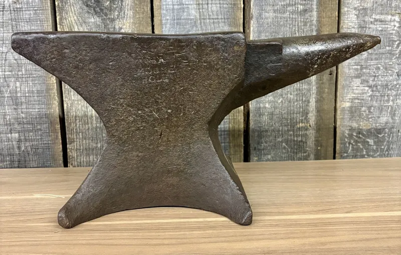 Antique M and H Armitage Mouse Hole Blacksmith Anvil from auction in Shelbyville, Kentucky