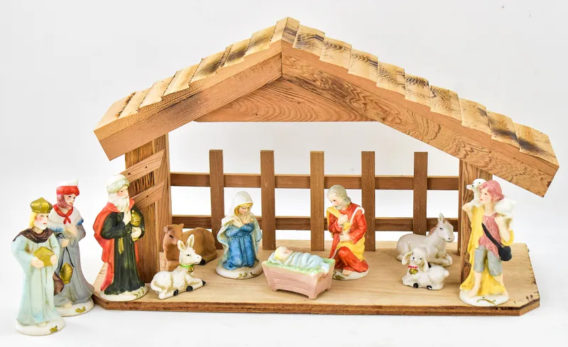 ST. JUDE CHARITY LOT: NATIVITY SET from auction in Aurora, Oregon