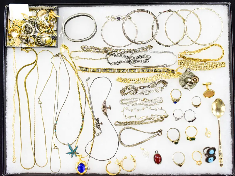 LARGE ASSORTMENT OF COSTUME JEWELRY: RINGS, BRACELETS, NECKLACES, EARRINGS from auction in Aurora, Oregon