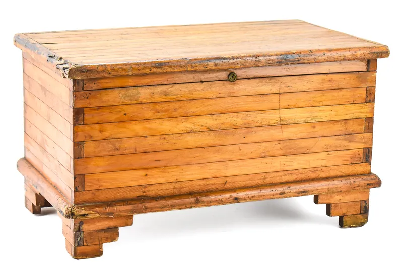 SLATTED PINE STORAGE CHEST from auction in Aurora, Oregon