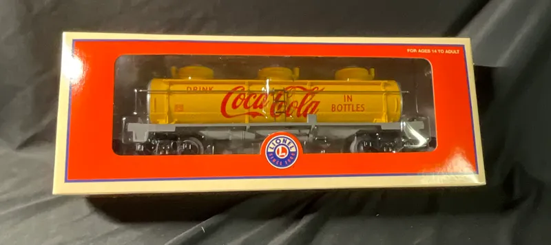 Lionel 6-36169 Coca-Cola O-Gauge 3-Dome Tank Car from auction in Campbell, New York
