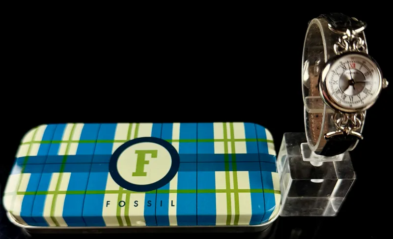Fossil Ladies Hybrid Chain and Leather Dress Watch PC-9676 with Original Tin from auction in Campbell, New York