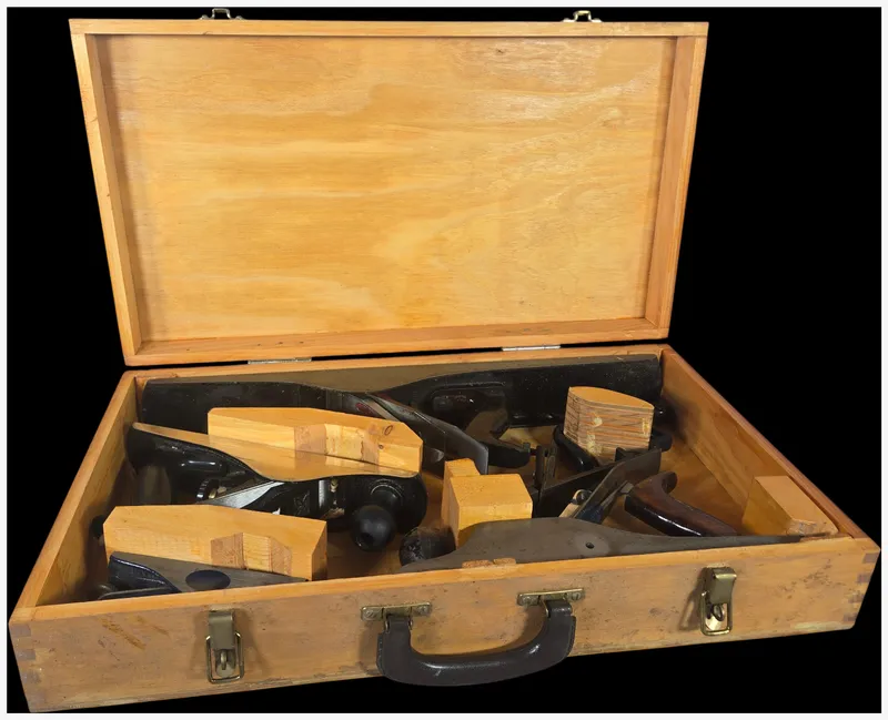 A Set of AMT Woodworking Hand Planes in a Fitted Plywood Case from auction in Lancaster, Ohio