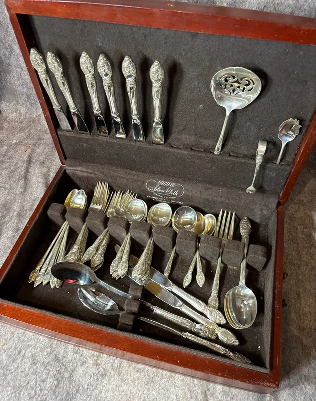 Westmoreland George and Martha Sterling Silver Flatware Service 1993 grams from auction in Lancaster, Ohio